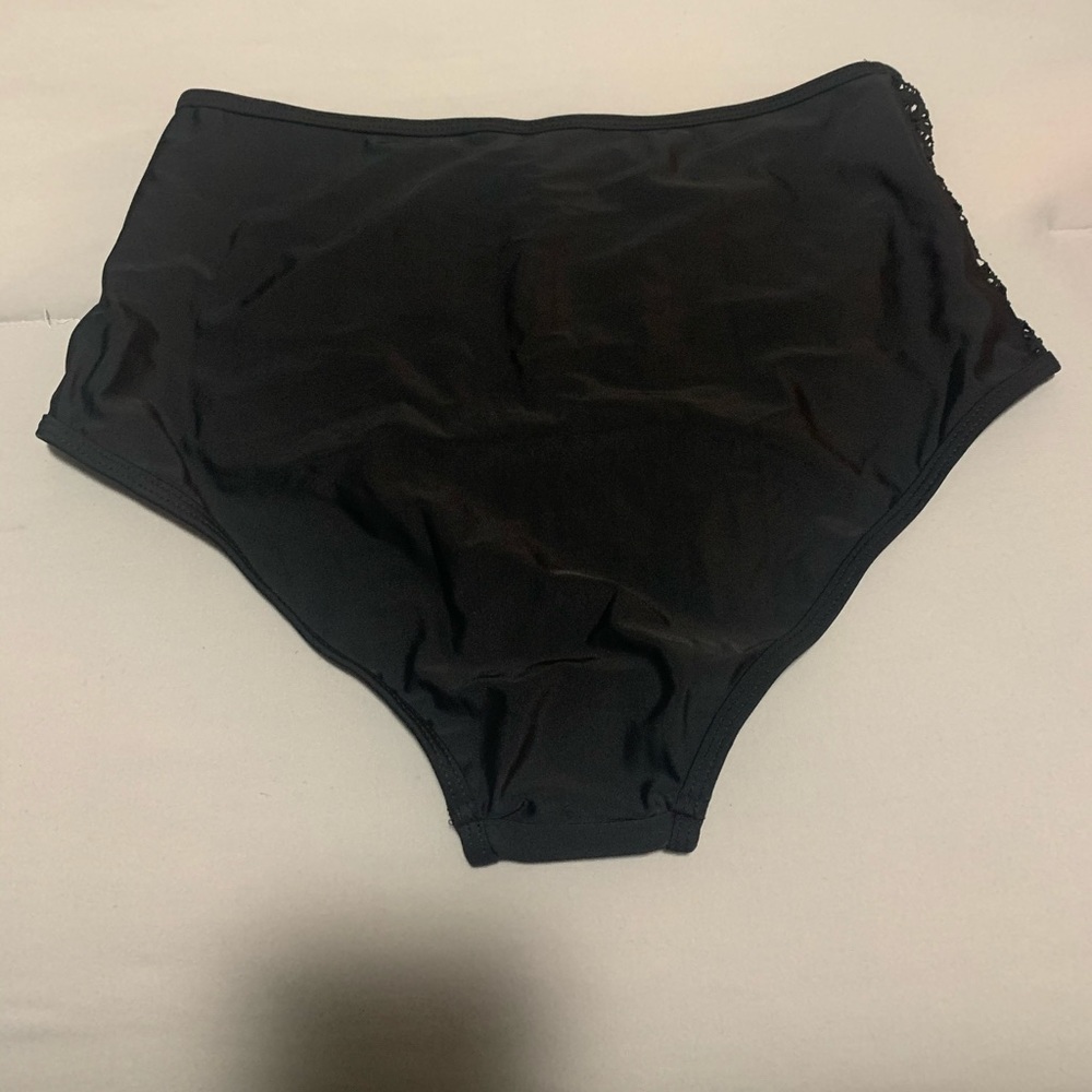 Tankini - Picture 3 of 3